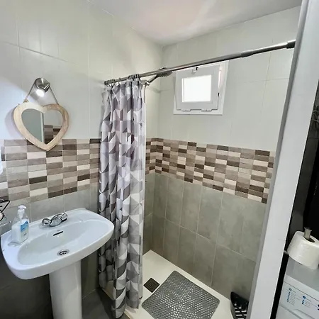 Sol - Cozy Apartment, Communal Pool Apartment *