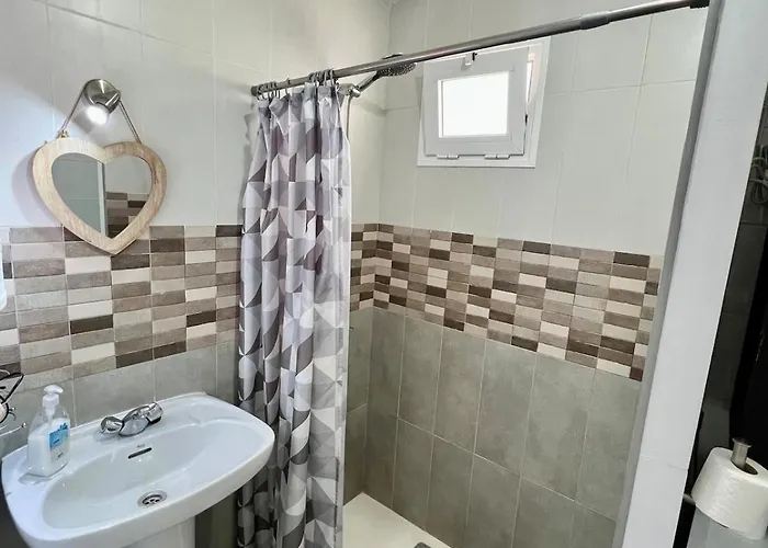 Sol - Cozy Apartment, Communal Pool شقة *